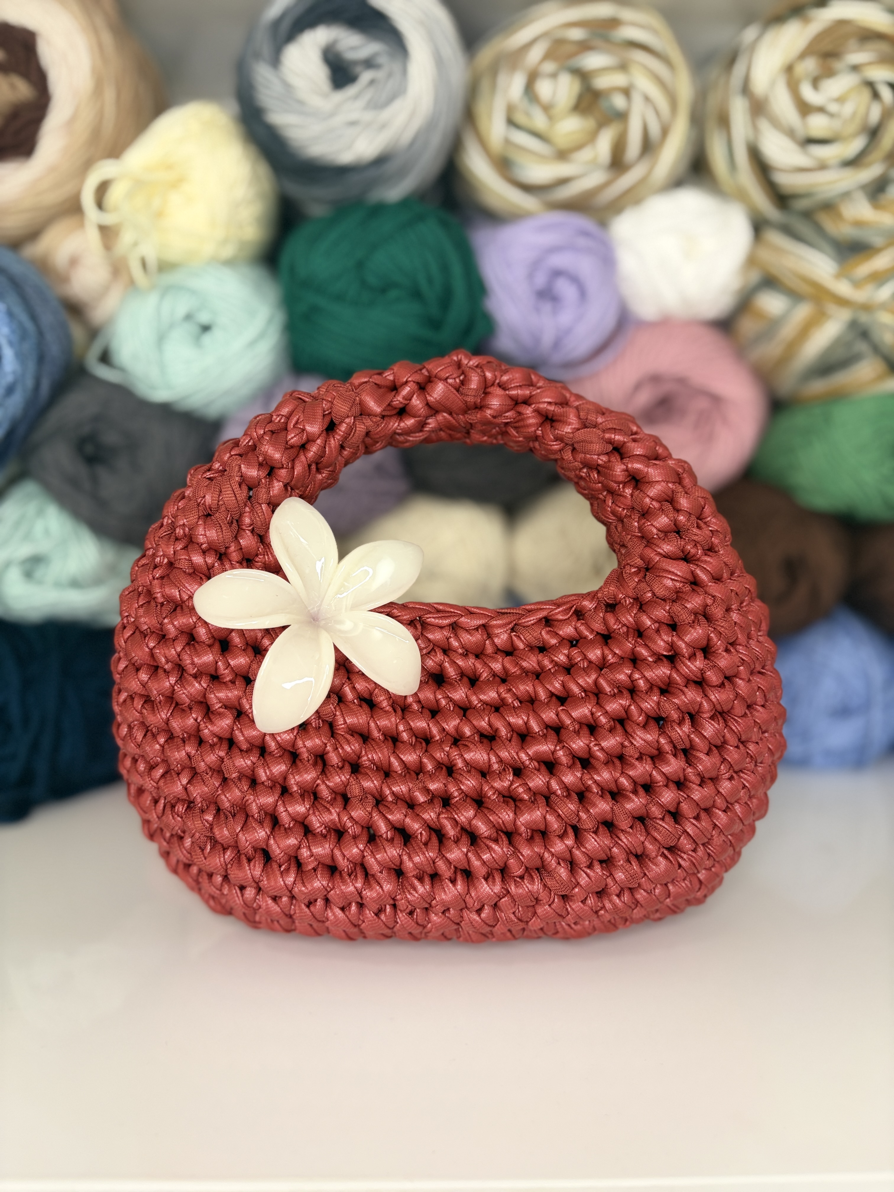 Velora (Dark Red)